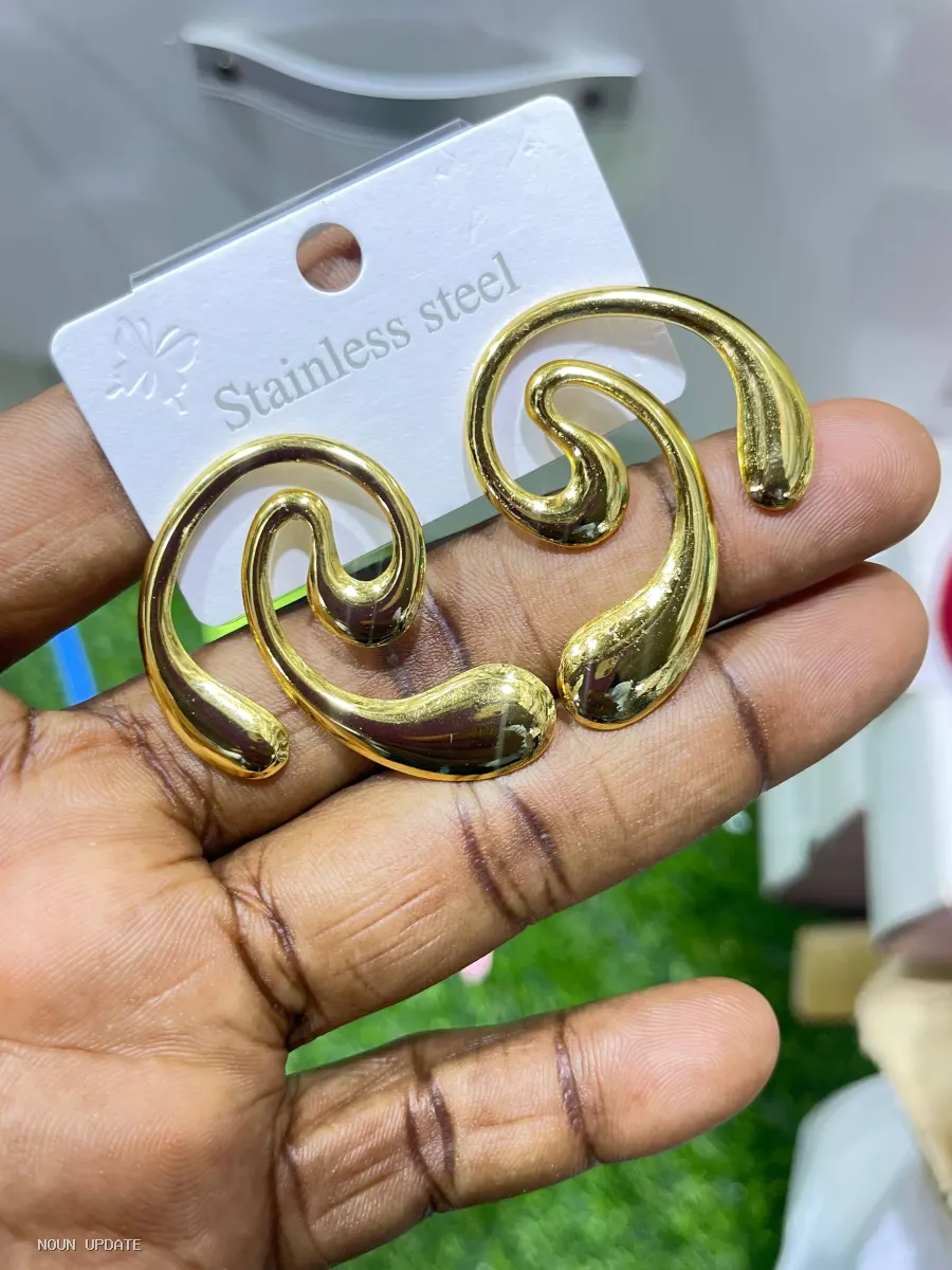 Statement earrings image 2