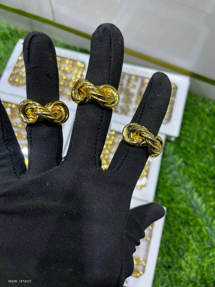Chunky knuckle rings image 3